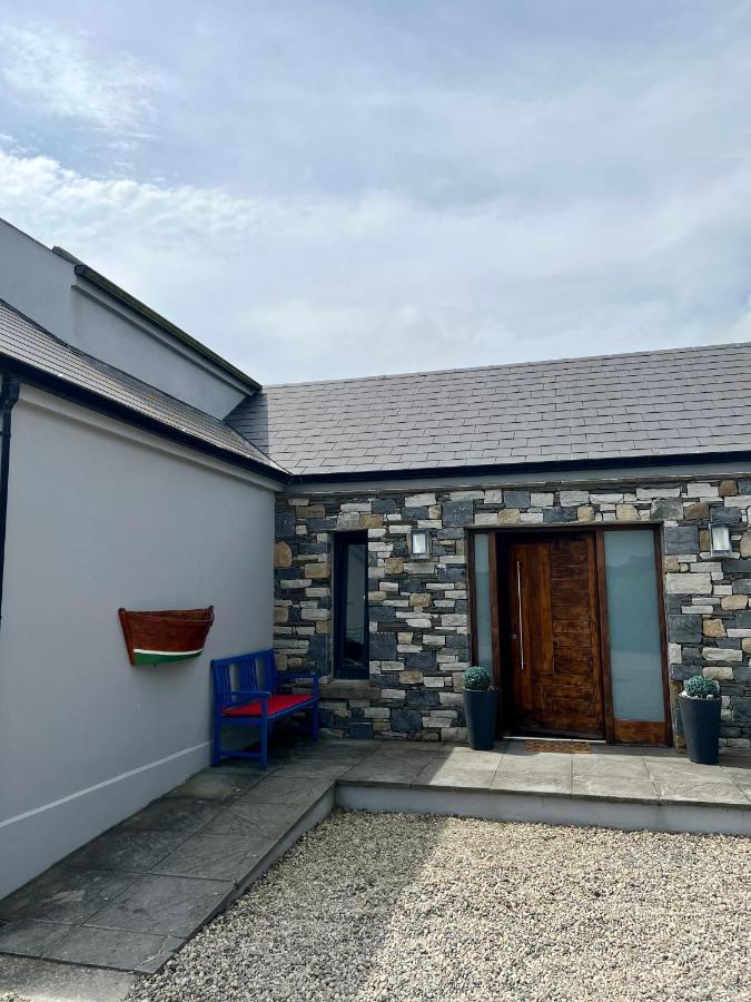 Fitzy'S Bunker - Modern Beach Apartment Ardglass Bagian luar foto