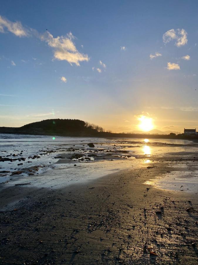 Fitzy'S Bunker - Modern Beach Apartment Ardglass Bagian luar foto