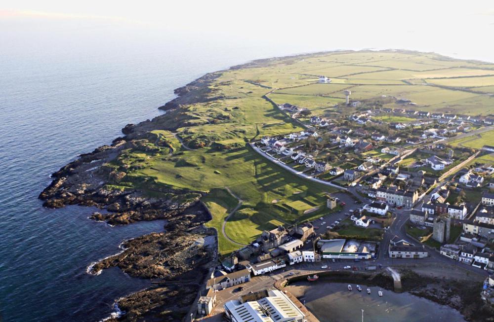 Fitzy'S Bunker - Modern Beach Apartment Ardglass Bagian luar foto