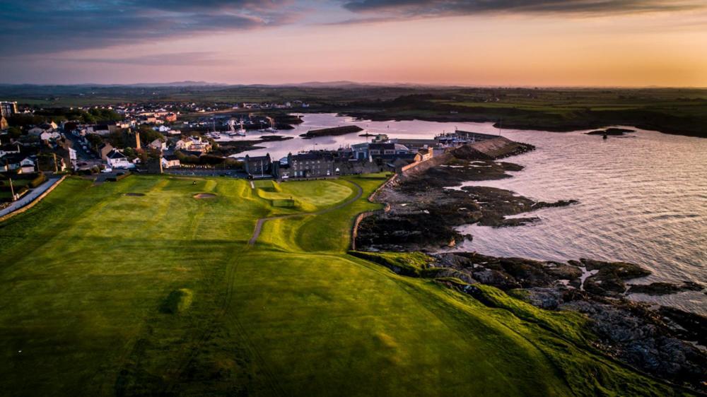 Fitzy'S Bunker - Modern Beach Apartment Ardglass Bagian luar foto